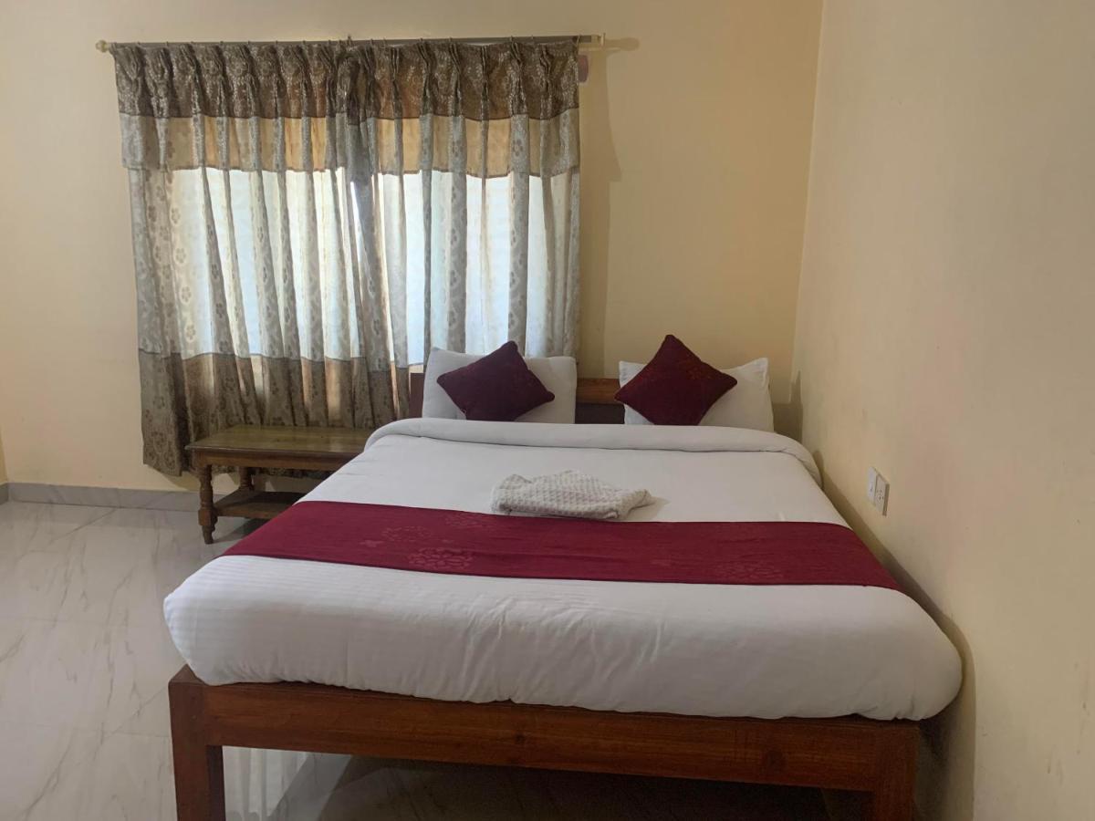 Hotel Peace Ganga Inn Pokhara Dış mekan fotoğraf