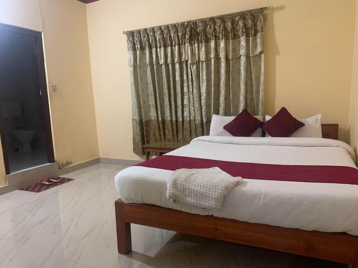 Hotel Peace Ganga Inn Pokhara Dış mekan fotoğraf