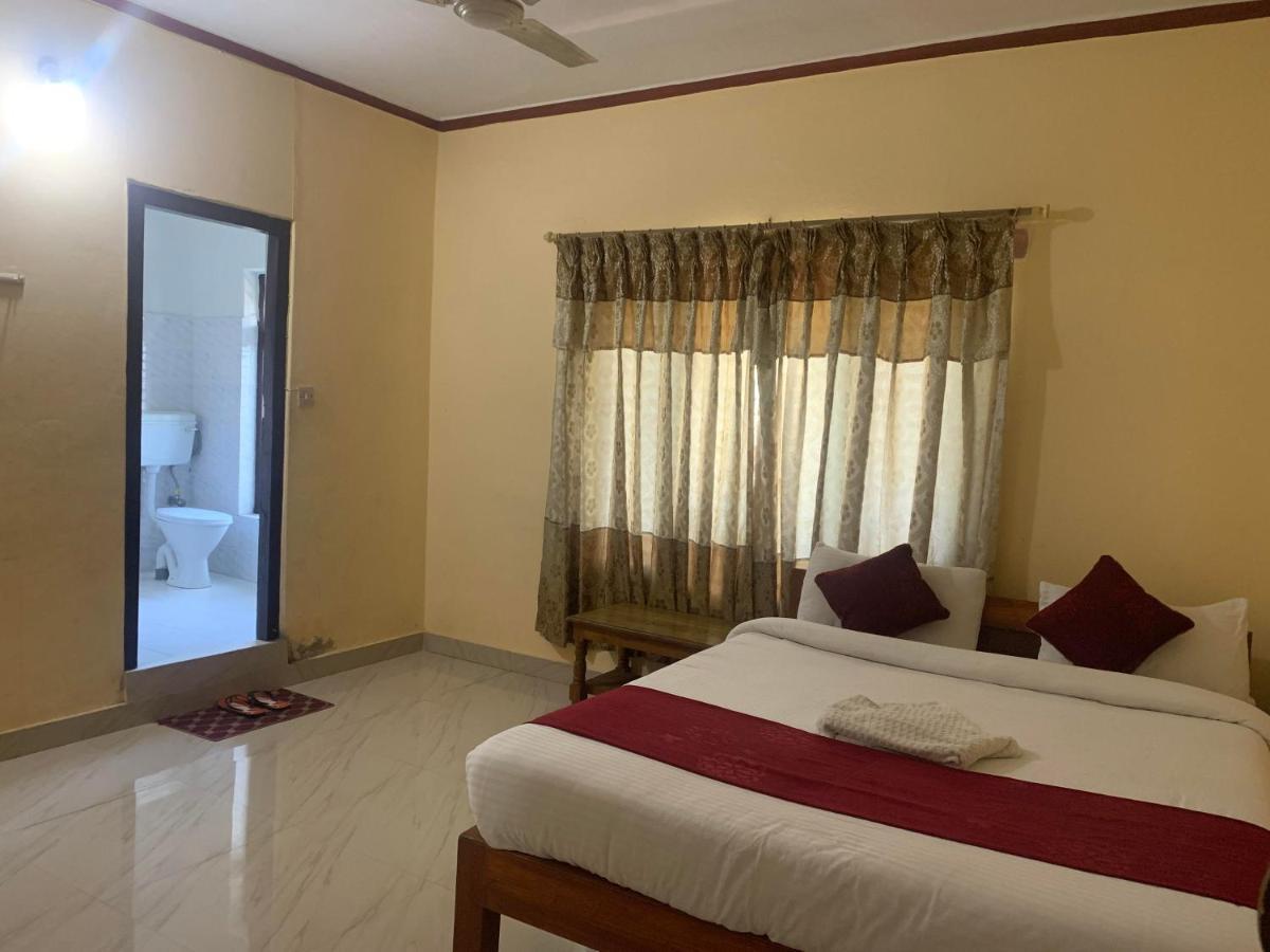 Hotel Peace Ganga Inn Pokhara Dış mekan fotoğraf