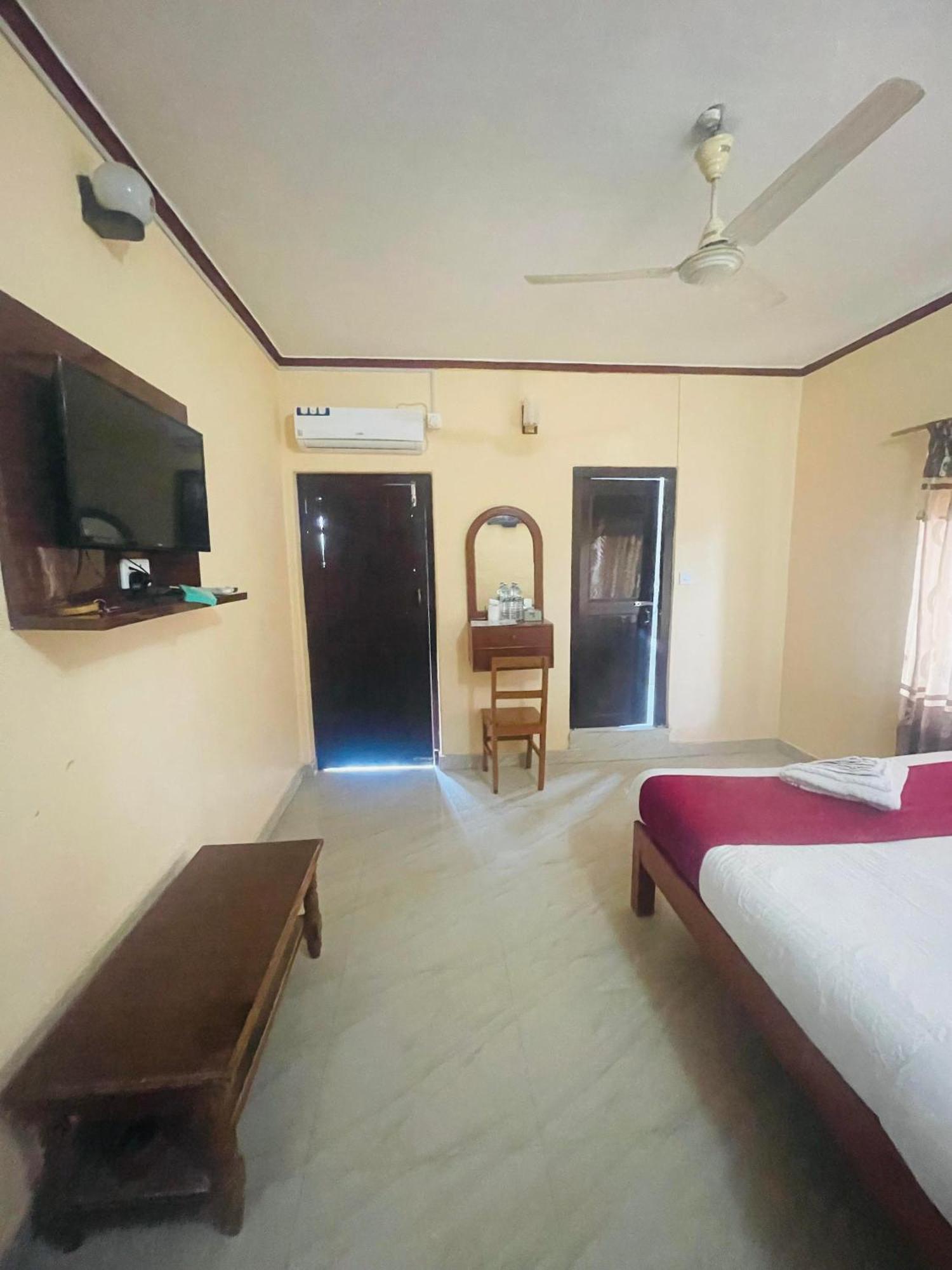Hotel Peace Ganga Inn Pokhara Dış mekan fotoğraf