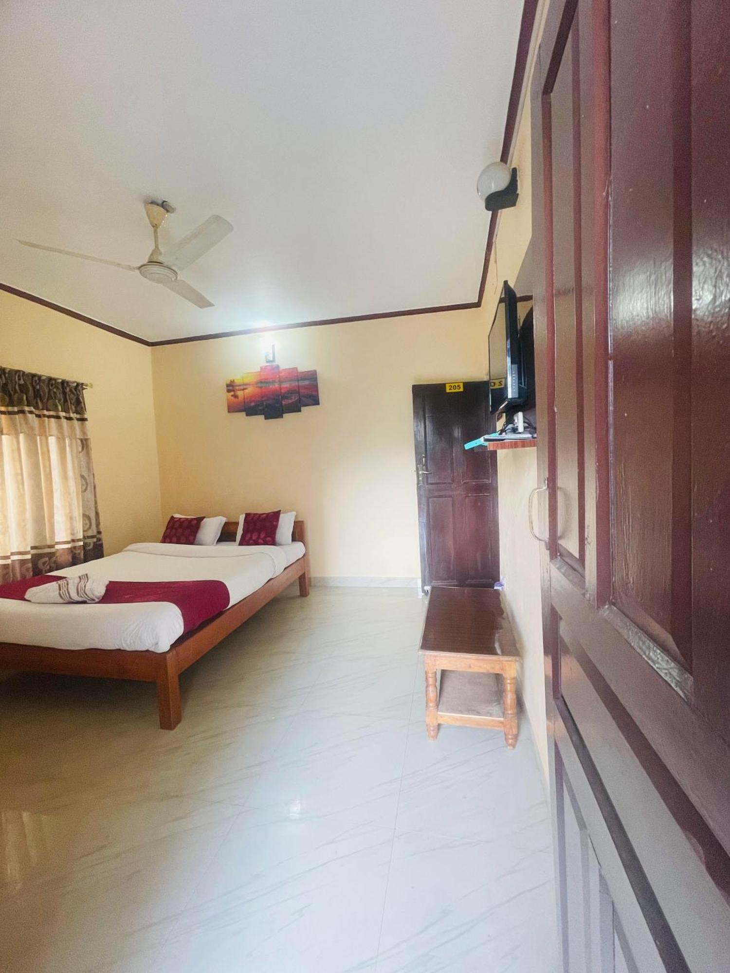 Hotel Peace Ganga Inn Pokhara Dış mekan fotoğraf