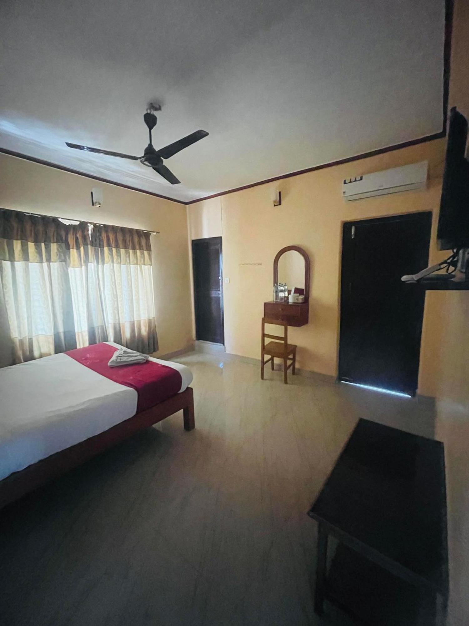 Hotel Peace Ganga Inn Pokhara Dış mekan fotoğraf